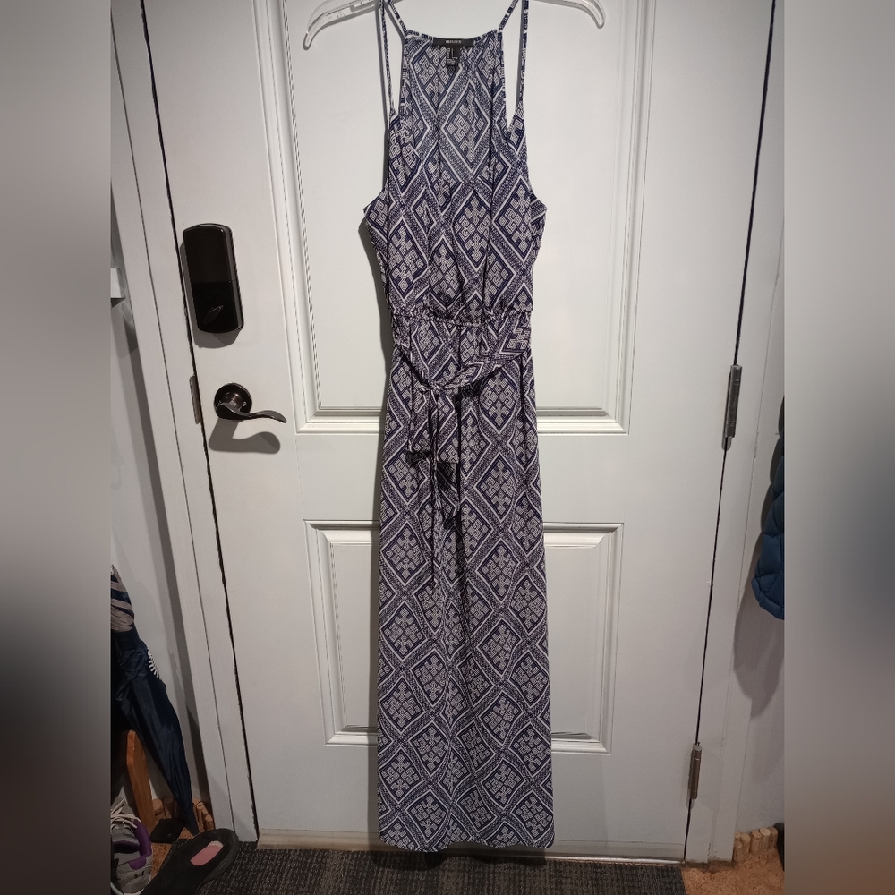 Forever 21 women's size large blue white design long dress